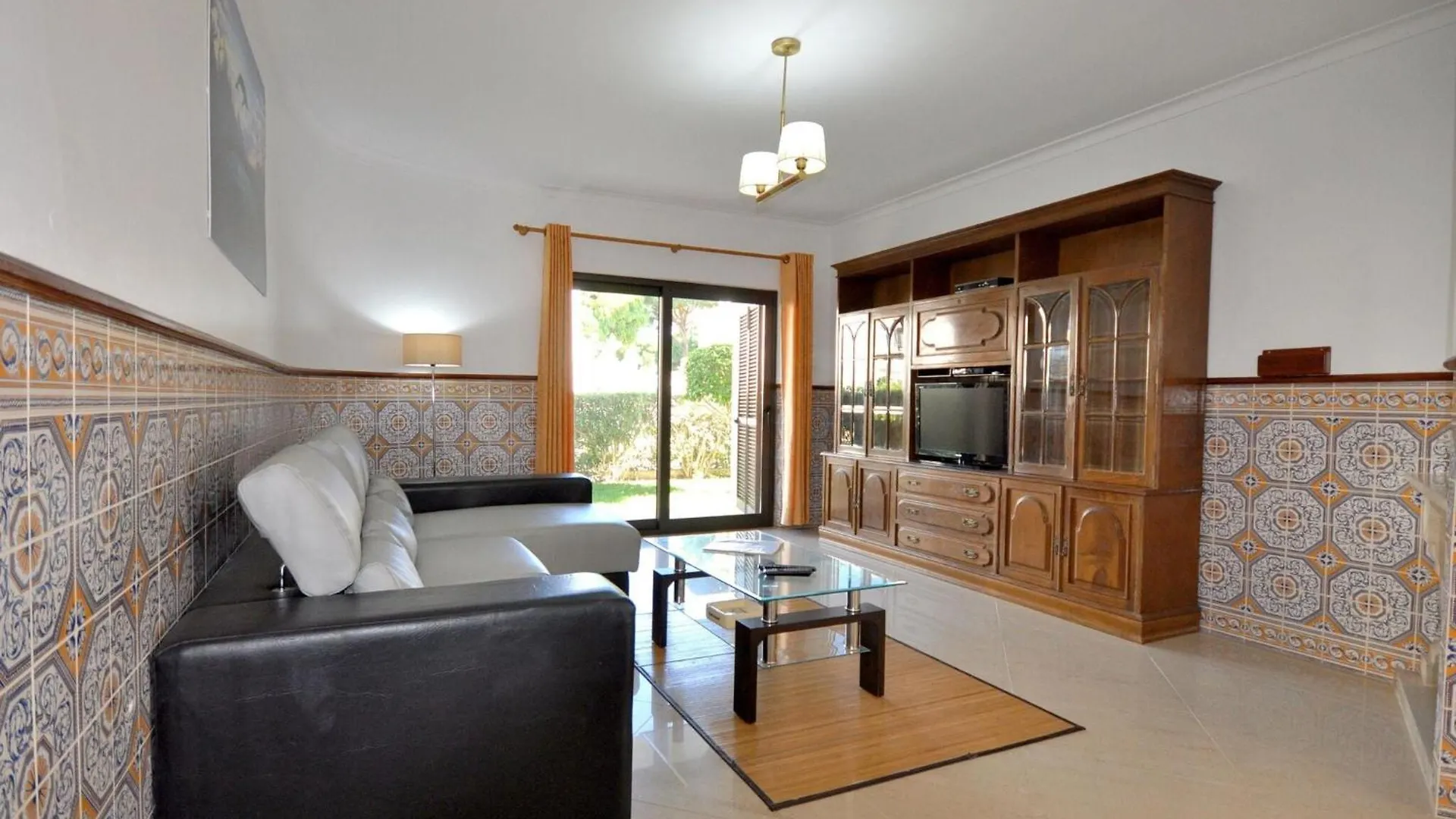 Villa In Typical Portuguese Style Quiet Area Of Vilamoura With Private Pool