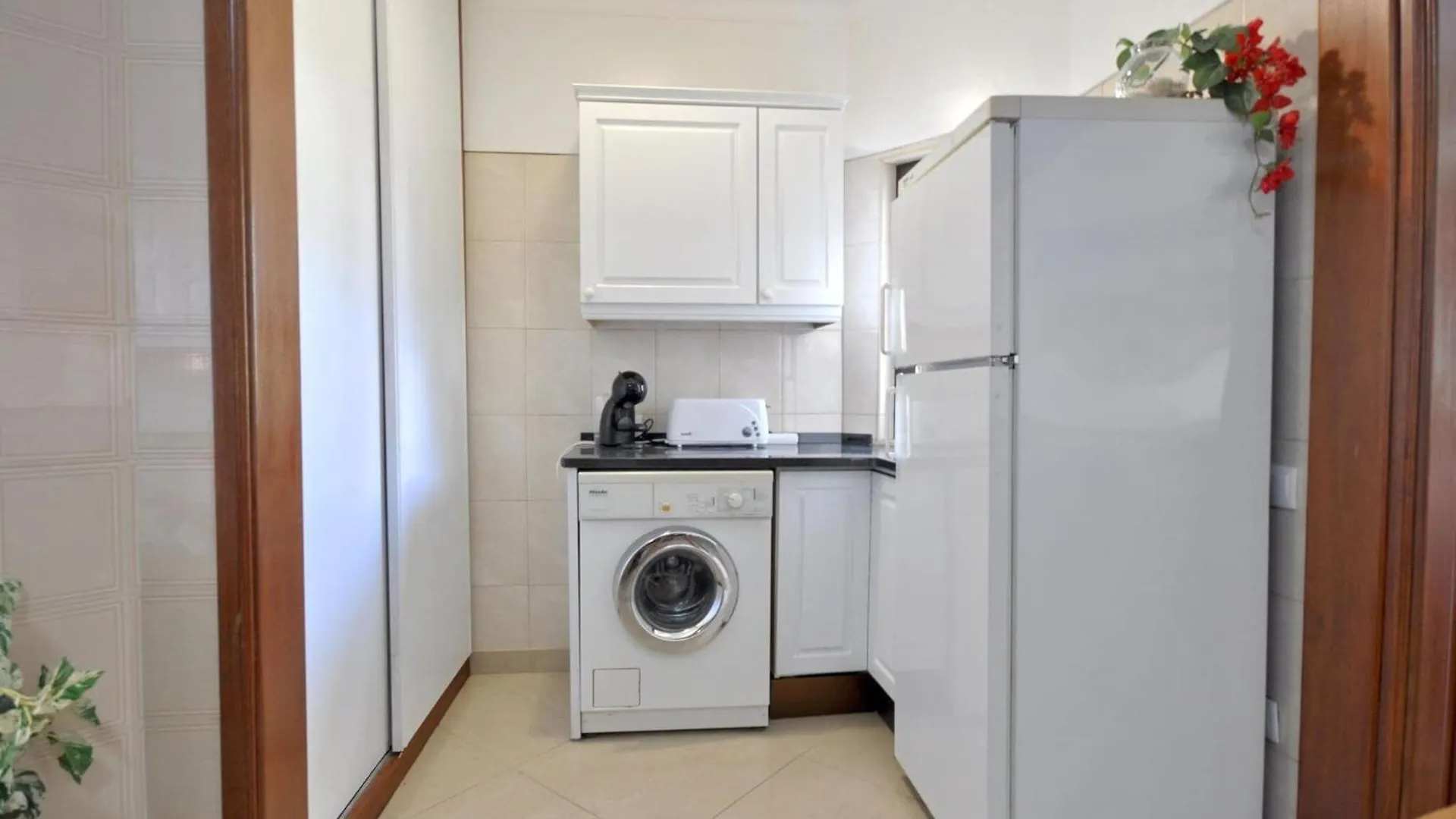 Villa In Typical Portuguese Style Quiet Area Of Vilamoura With Private Pool