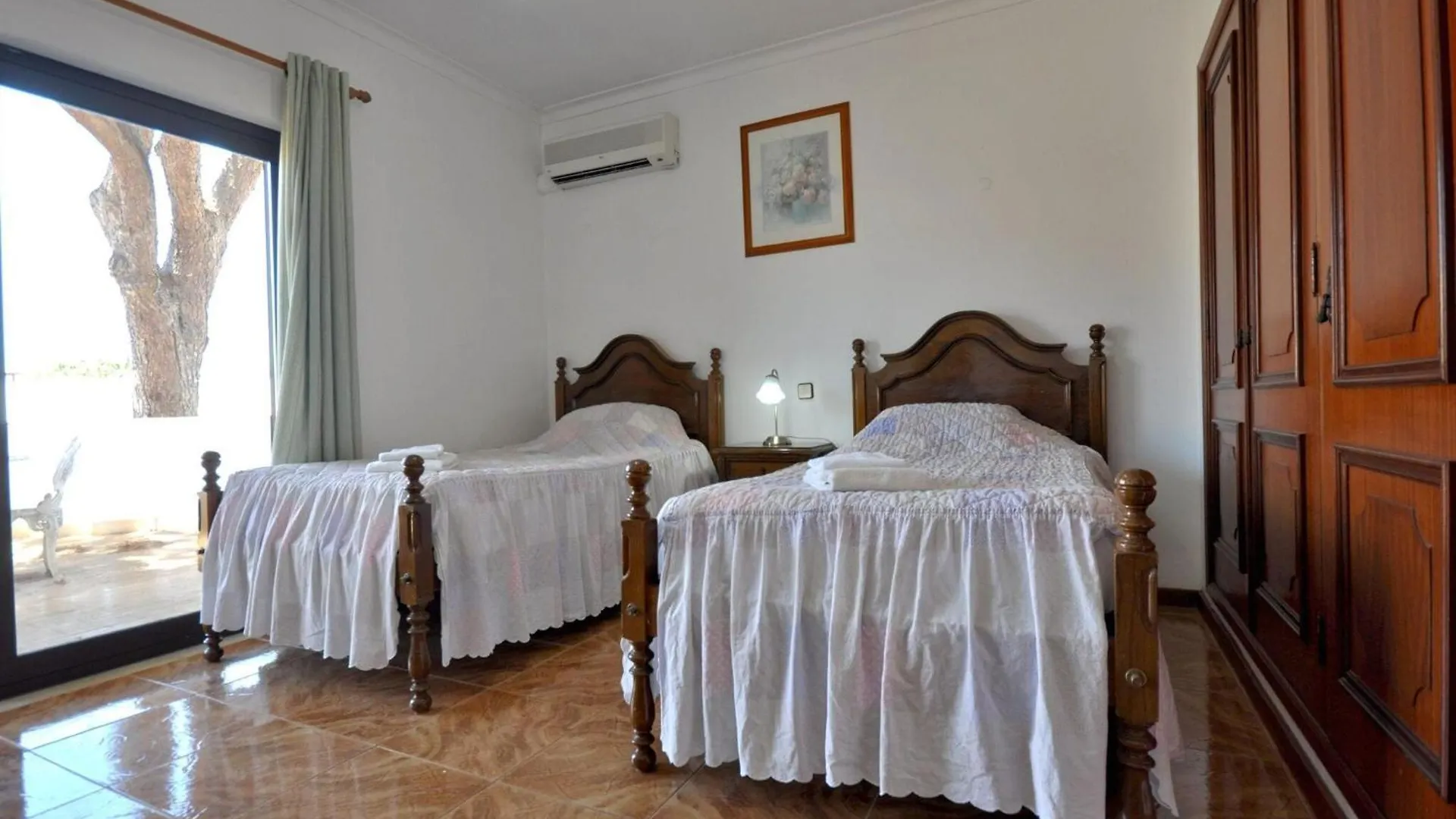 Villa In Typical Portuguese Style Quiet Area Of Vilamoura With Private Pool