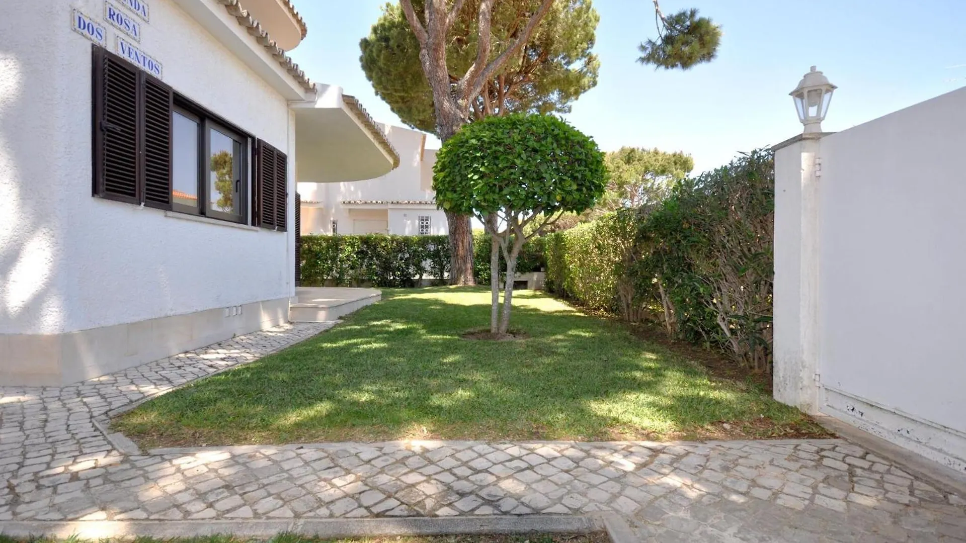 Villa In Typical Portuguese Style Quiet Area Of Vilamoura With Private Pool